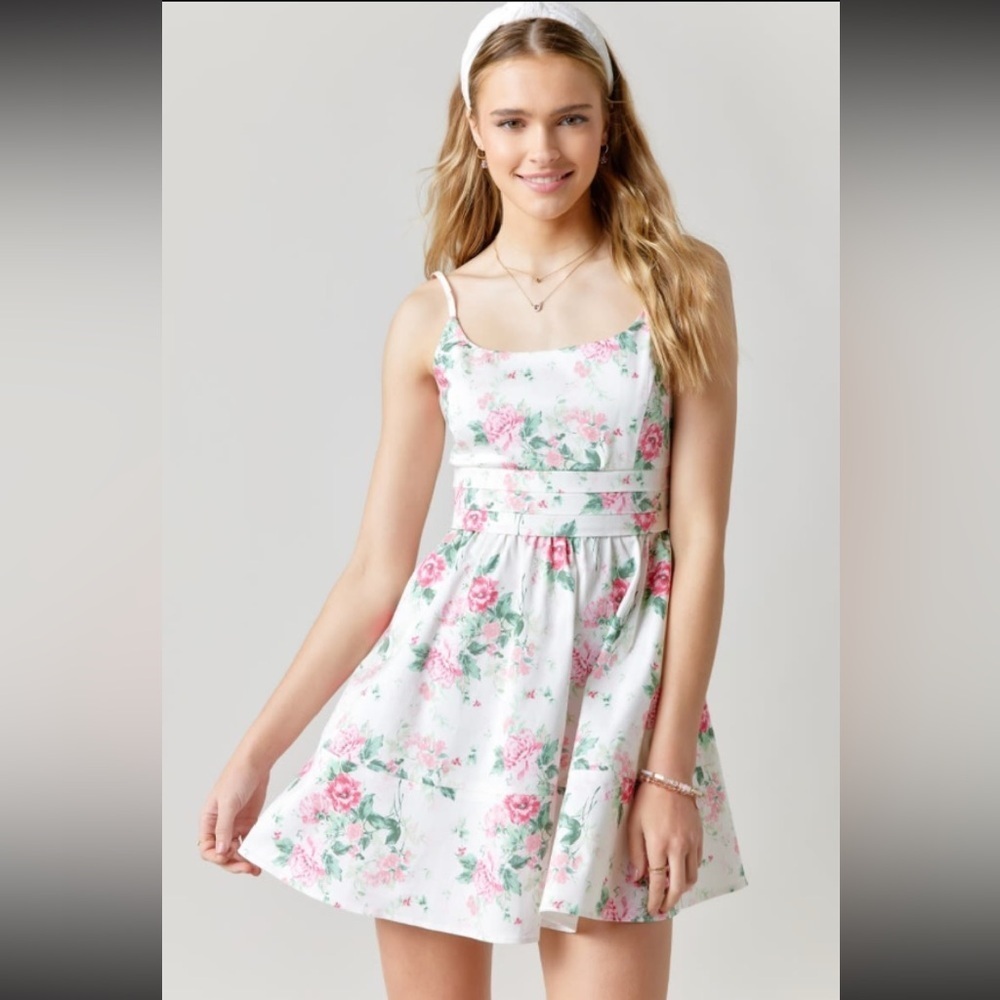 new with tags francesca's floral bow tie back mini dress